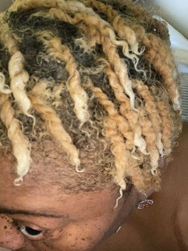 Customer photo review of Curly Hair Wash and Go System with Organic Hemp Seed Oil for Hair Growth with Watermelon Fragrance (Step 1 - 4)