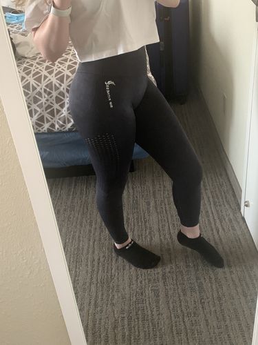 Customer photo review of SISTERS COLLECTION LEGGINGS