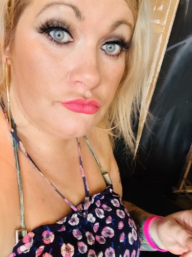 Customer photo review of Ruby Magnetic Eyelashes and Eyeliner Kit