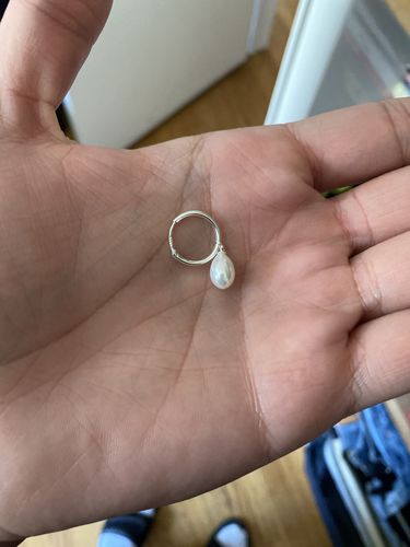 Customer photo review of The Pearl Earring