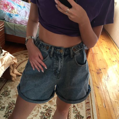 K A. review of High waist side leg denim jean shorts L004# image 1 out of 1
