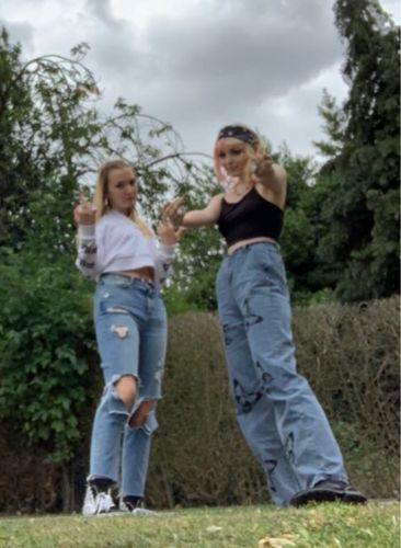 Customer photo review of "BUTTERFLY PRINT" BAGGY JEANS