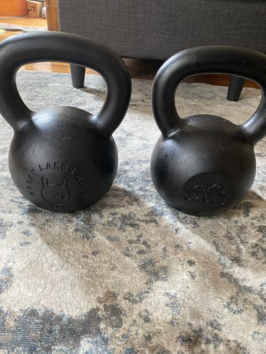 Customer photo review of 24kg / 53lbs E-coated Cast Iron Kettlebell