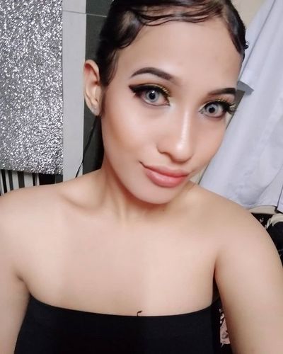 Customer photo review of Icoloured® Real Crystal Colored Contact Lenses