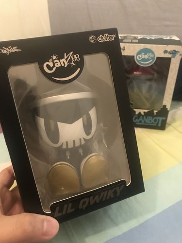 Customer photo review of Lil Qwiky Gold & Black Edition by Quiccs x Clutter IamRetro Exclusive