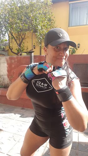 Customer photo review of Guantes Pesas GRAB Mujer