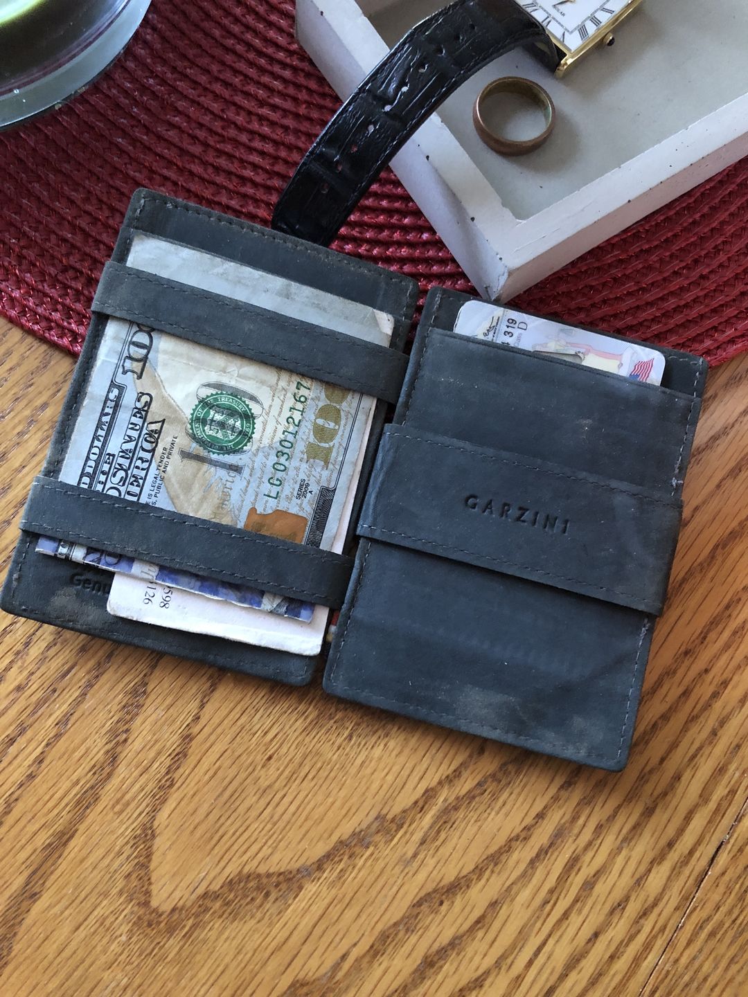 Customer photo review of Cavare Magic Wallet Card Sleeves Vintage