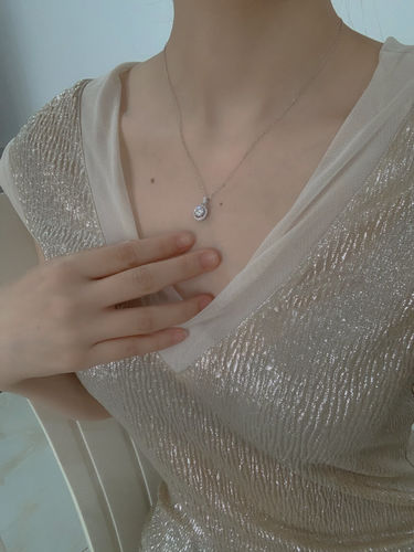 Customer photo review of Moissanite Series Dreams Come True Sterling Silver Necklace