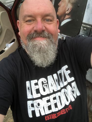 Customer photo review of Legalize Freedom Mens Apparel