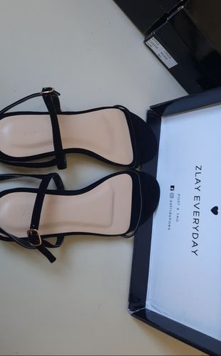 Customer photo review of Mazey Black