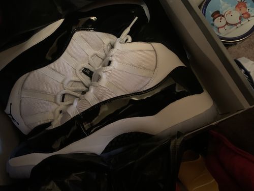 Customer photo review of Air Jordan Retro 11 "Concords" 378037-100