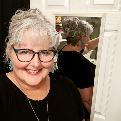 Customer photo review of JuvaBun Messy Bun