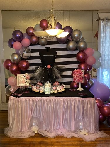 Customer photo review of Double-Sided Collapsible Round Backdrop for Party Decor