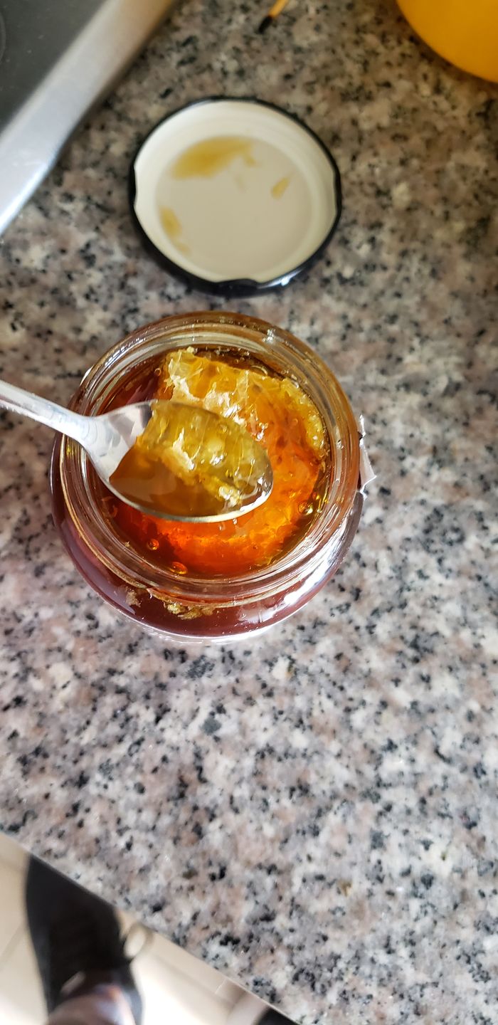 Customer photo review of Luna de miel con panal de abejas 280g