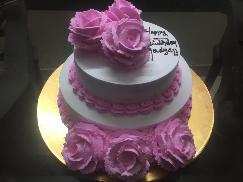Customer photo review of Floral Cake 2