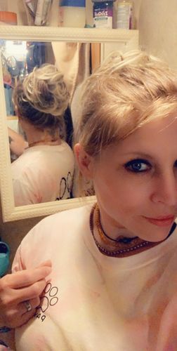 Customer photo review of JuvaBun Messy Bun