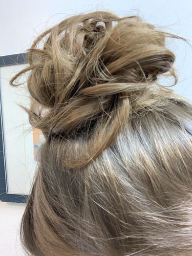 Customer photo review of JuvaBun Messy Bun