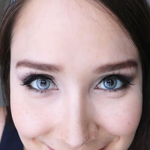 Customer photo review of Icoloured® Real Crystal Colored Contact Lenses