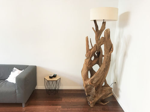 Customer photo review of Standlampe Teak Wurzelholz  RIAZ  | inkl. Lampenschirm