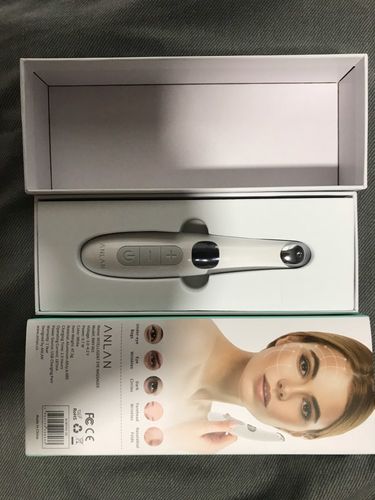 Customer photo review of Electric Anti Wrinkle Eye Massager whit Heat and LED Screen - USB Rechargeable