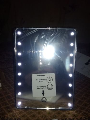 Customer photo review of 16 LEDs Makeup Mirror with Touch Screen and Adjustable Brightness - Battery Operated