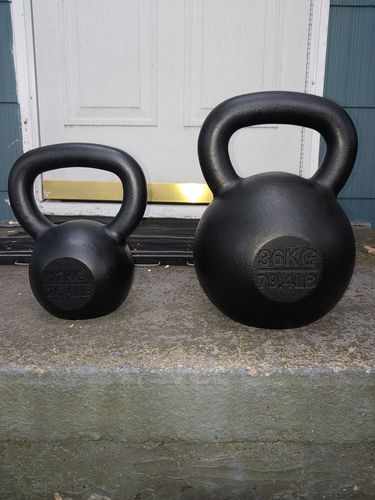 Customer photo review of 12kg / 26lbs E-coated Cast Iron Kettlebell