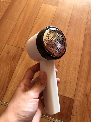 Customer photo review of Electric Lint Remover Fuzz Shaver for Fabric Clothes and Sweater