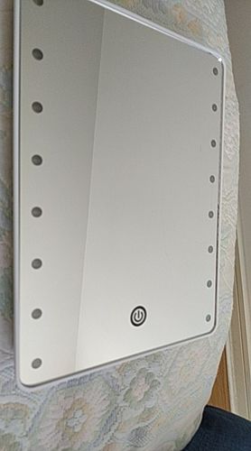 Customer photo review of 16 LEDs Makeup Mirror with Touch Screen and Adjustable Brightness - Battery Operated