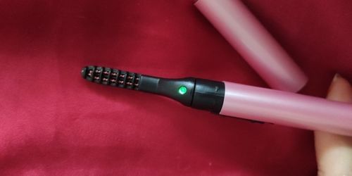 Customer photo review of Heated Eyelash Curler