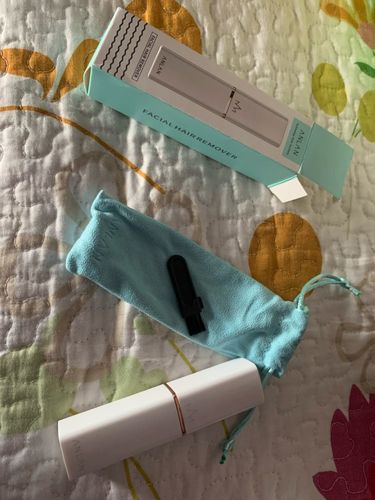 Customer photo review of Electric Painless Facial Hair Removal Upper Lip Cheeks Mini Shaver - Lipstick Style
