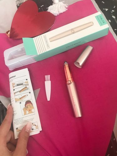Customer photo review of Electric Portable Painless Eyebrow Trimmer - Facial Hair Remover Depilator