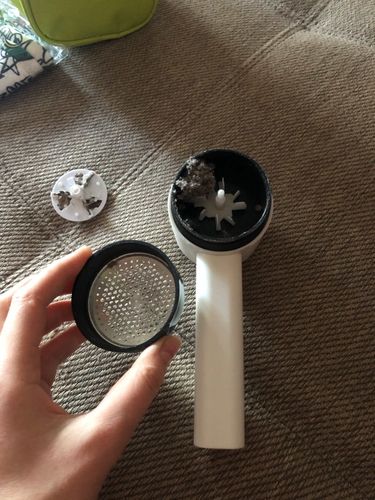 Customer photo review of Electric Lint Remover Fuzz Shaver for Fabric Clothes and Sweater