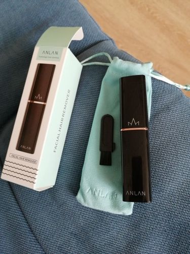 Customer photo review of Electric Painless Facial Hair Removal Upper Lip Cheeks Mini Shaver - Lipstick Style