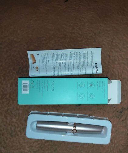 Customer photo review of Electric Portable Painless Eyebrow Trimmer - Facial Hair Remover Depilator