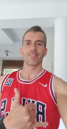 Customer photo review of JORDAN Michael (Off-White 1985) Rouge