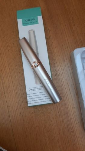 Customer photo review of Electric Portable Painless Eyebrow Trimmer - Facial Hair Remover Depilator