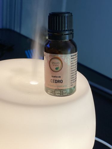 Customer photo review of Aceite esencial de cedro