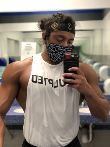 Customer photo review of Sleeveless 2.1