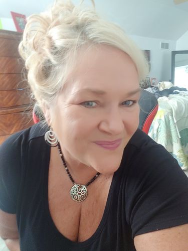 Customer photo review of JuvaBun Messy Bun