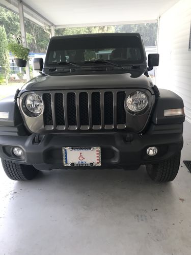 Customer photo review of Gladiator Grille w/ Red Star DRL (07-18 Jeep Wrangler JK)