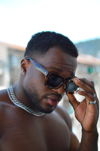 Customer photo review of Blanco - Brown