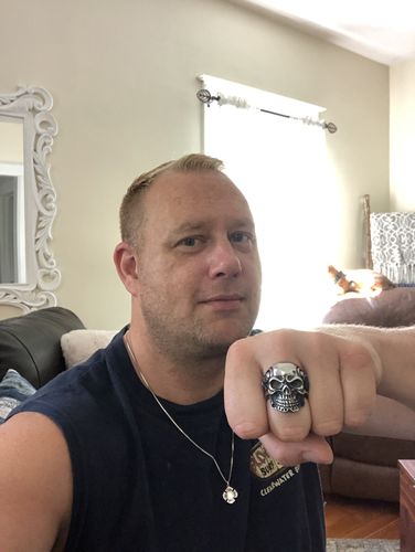 Customer photo review of TRIPLE SKULL BIKER RING