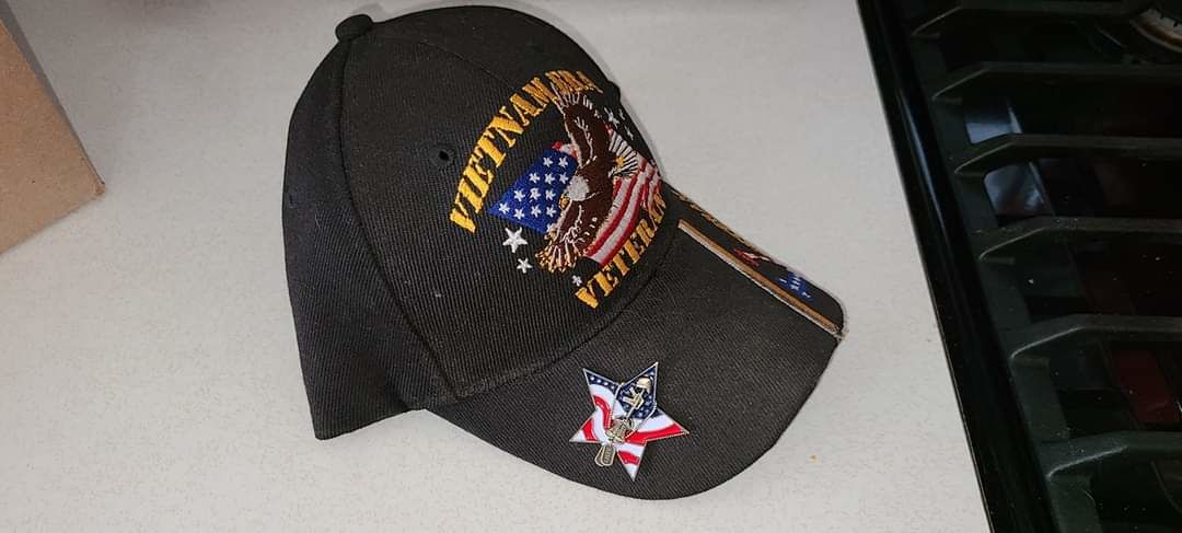 Customer photo review of US Army Veteran Pin