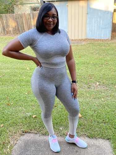 Customer photo review of Taylor Sporty Crop Top And Leggings Set