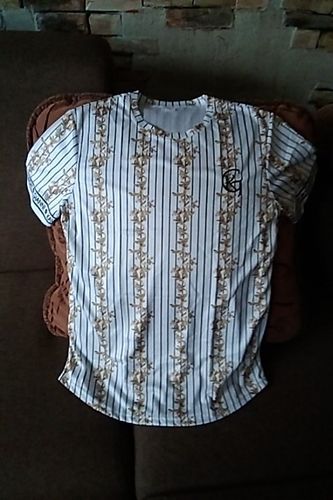 Customer photo review of Senor Gianni Royal Print T-Shirt