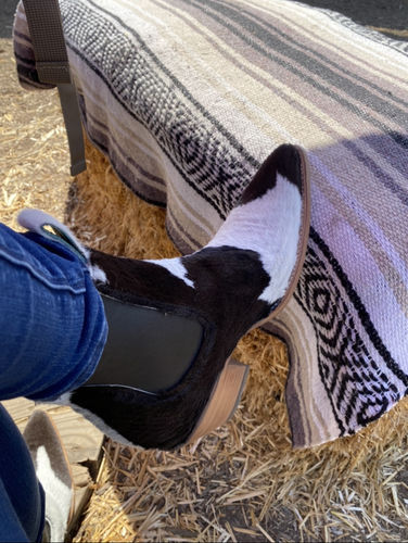 Customer photo review of No.1001 FREEWAY chelsea boot Black + White Fur WOMEN