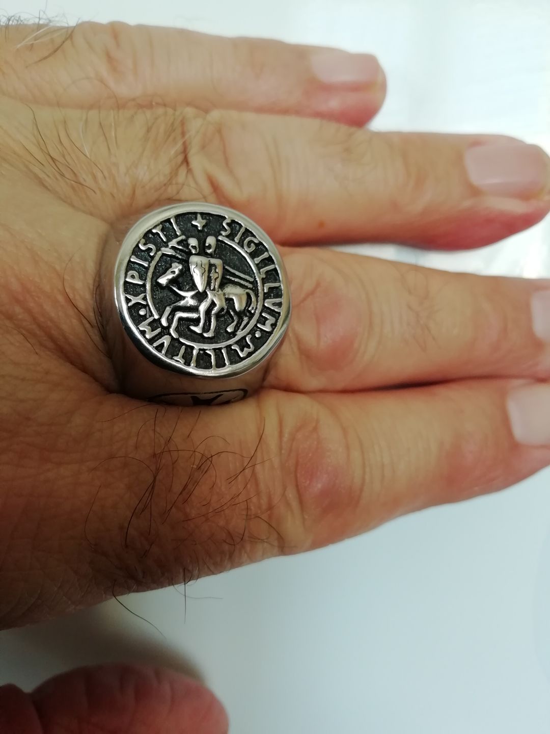 Customer photo review of Bague du Chevalier