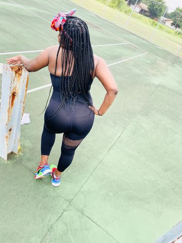 Customer photo review of Braden Seamless Peephole Racer Back Yoga Set