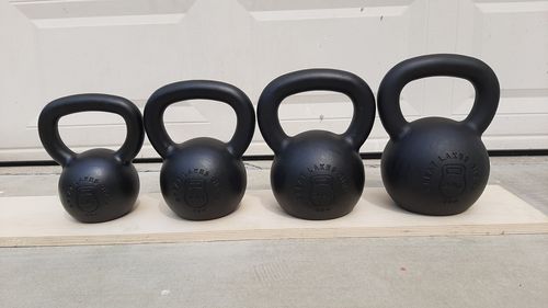 Customer photo review of The starter kit= 72kgs of E-Coated Cast Iron Kettlebell set