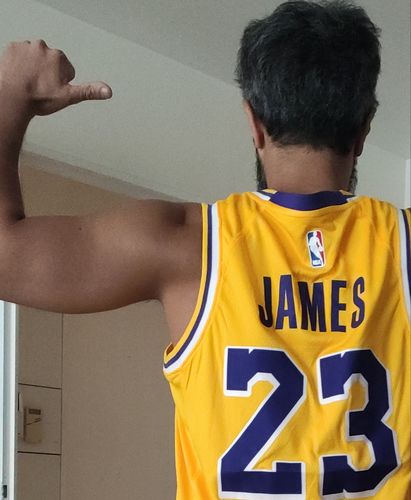 Customer photo review of JAMES Lebron 2020 (Icon Edition) Floqué + écusson Kobe